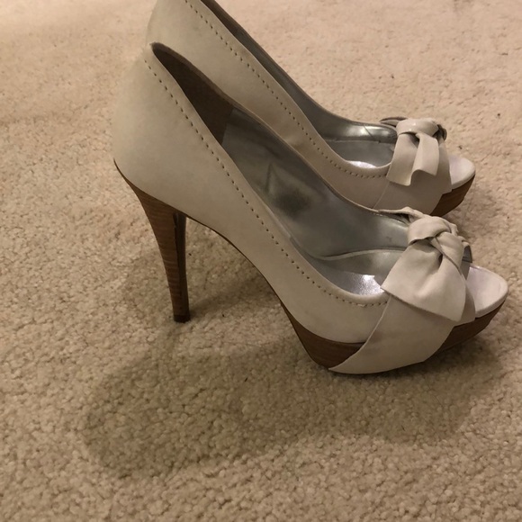 Guess high heels -NEW - Picture 2 of 4